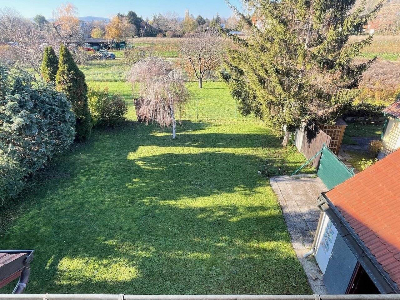 STREBERSDORF/NÄHE DE LA SALLE-SCHULE: Charming single family villa with a beautiful garden