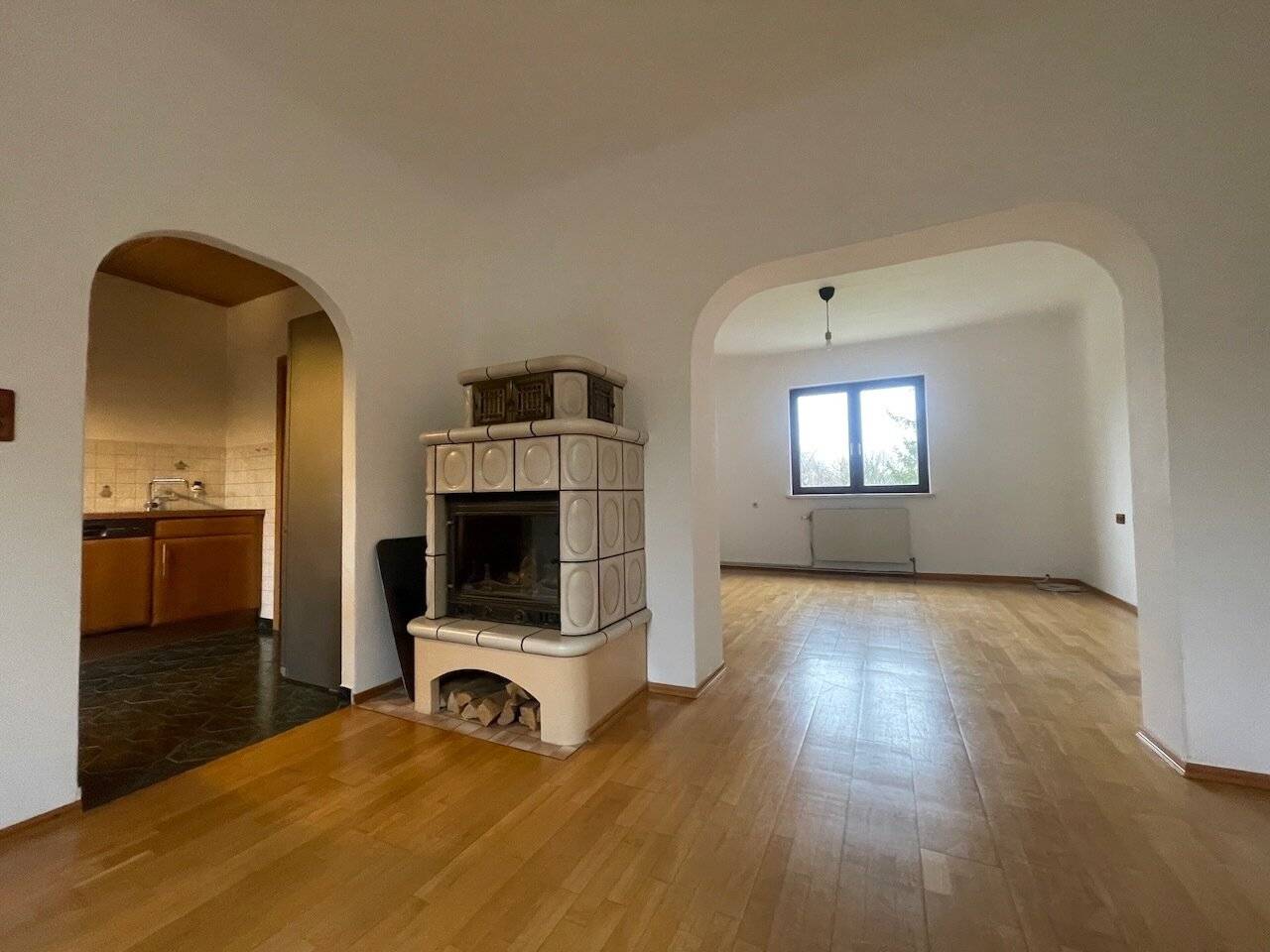 STREBERSDORF/NÄHE DE LA SALLE-SCHULE: Charming single family villa with a beautiful garden