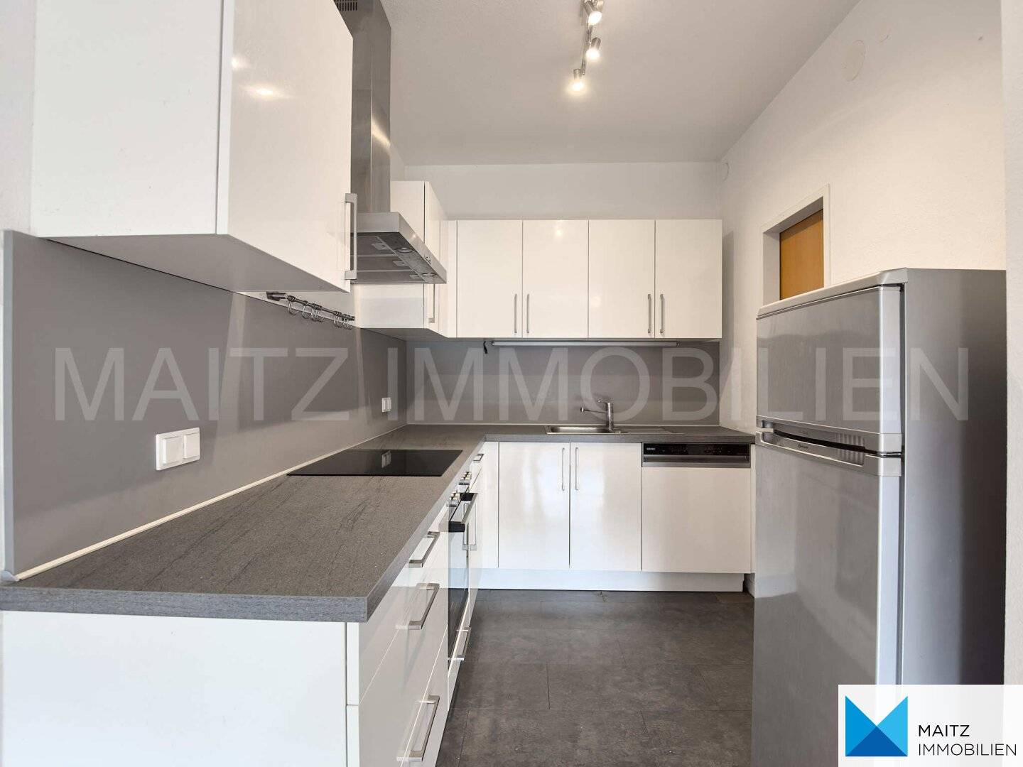 Sofort verfügbar: Gemütliche, ruhige DG-Wohnung mit 2 Zimmern - gemeinschaftl. Dachterrasse, Sauna, Solarium, Weinkeller!