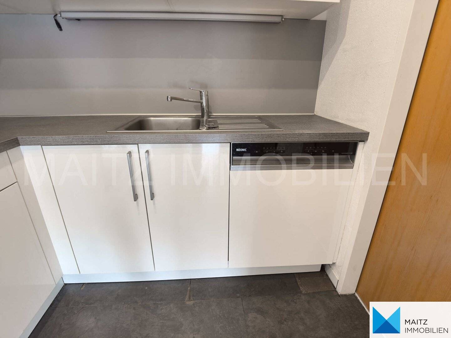 Sofort verfügbar: Gemütliche, ruhige DG-Wohnung mit 2 Zimmern - gemeinschaftl. Dachterrasse, Sauna, Solarium, Weinkeller!