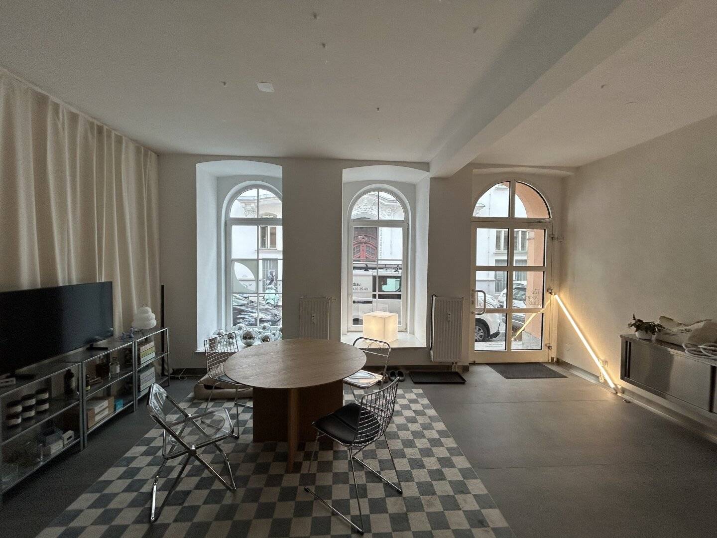 Leased commercial premises in top location 1080 Vienna | near Town Hall | Attractive investment opportunity
