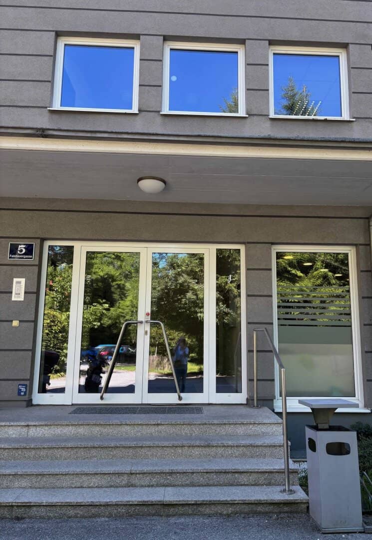 SALZBURG-SÜD: Practical, beautiful open plan office with 6 parking spaces, approx. 215 m² in top location