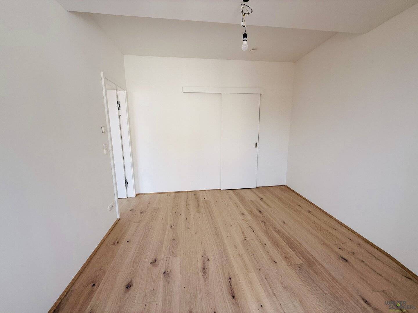 ***Ruheoase im Zentrum: Premium Wohnung mit Blick ins Grüne***