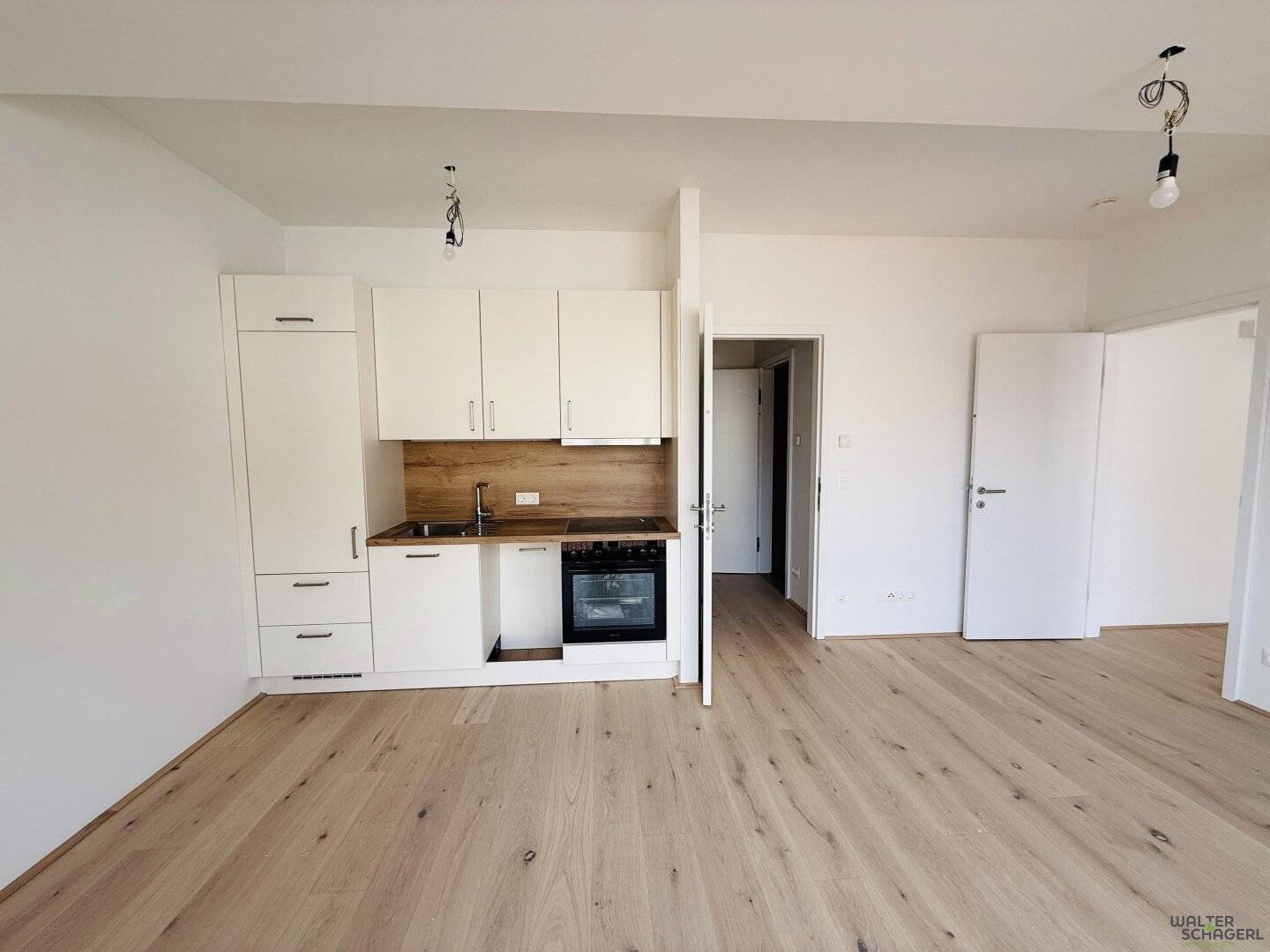***Ruheoase im Zentrum: Premium Wohnung mit Blick ins Grüne***
