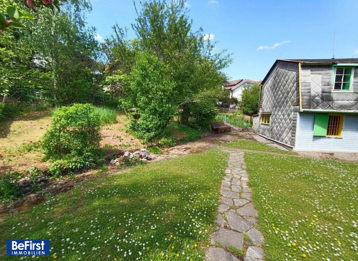 Nostalgic Garden House with Generous Plot (Development Potential)