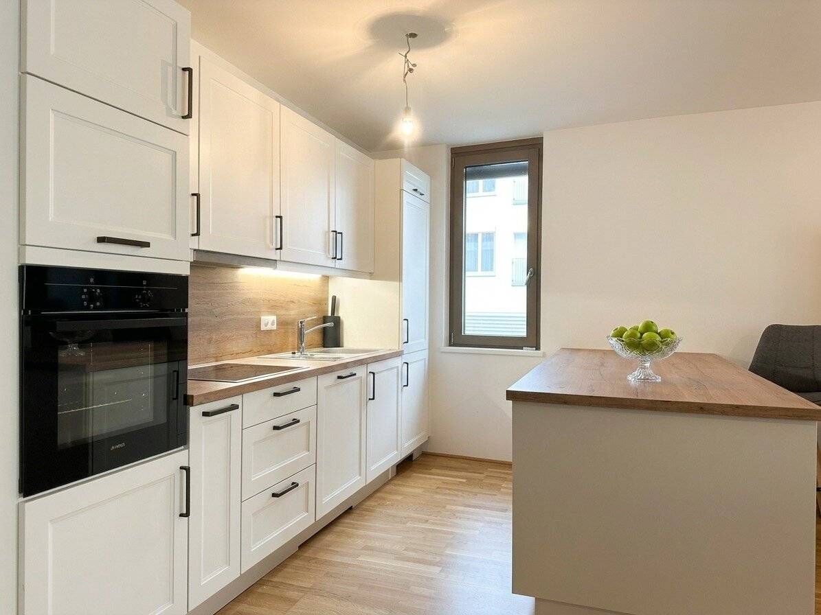 4-room apartment with loggia and underground parking space