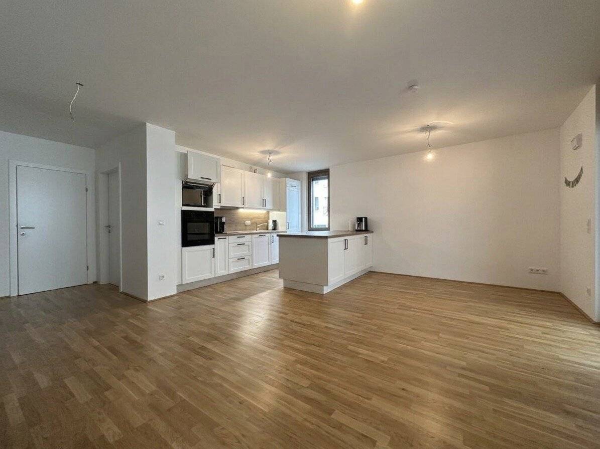 4-room apartment with loggia and underground parking space