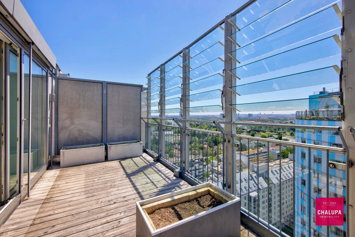 Exclusive loft apartment on the 22nd floor with spectacular panoramic terrace 1220 Wien