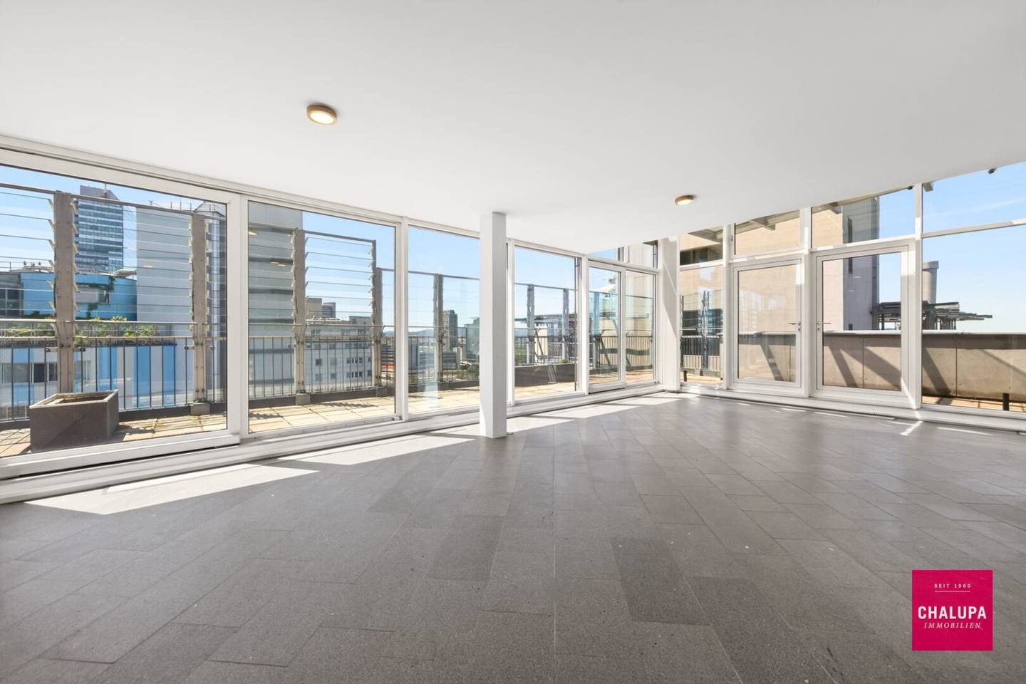 Exclusive loft apartment on the 22nd floor with spectacular panoramic terrace 1220 Wien