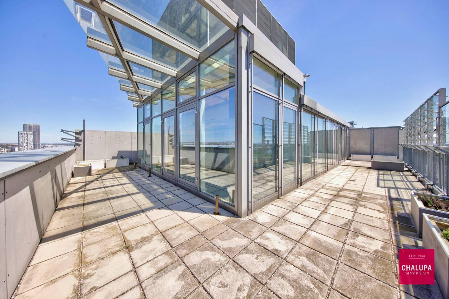 Exclusive loft apartment on the 22nd floor with spectacular panoramic terrace 1220 Wien