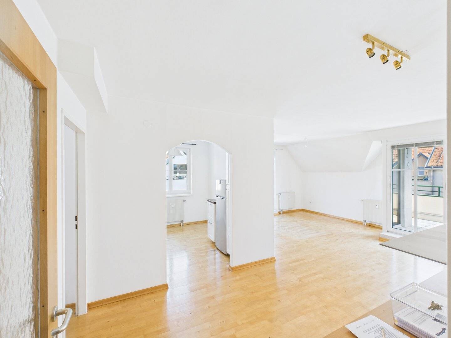 Dachgeschosswohnung in 1220 Wien - 4 Zimmer, 2 Terrassen, Ruhelage im Grünen, inklusive Garagenplatz Ihr neues Zuhause!