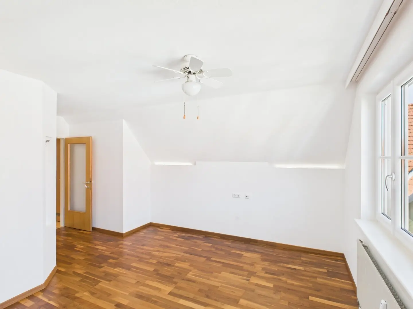 Dachgeschoss-Traum in 1220 Wien: 4 Zimmer, 2 Terrassen, Garage, 115m²!