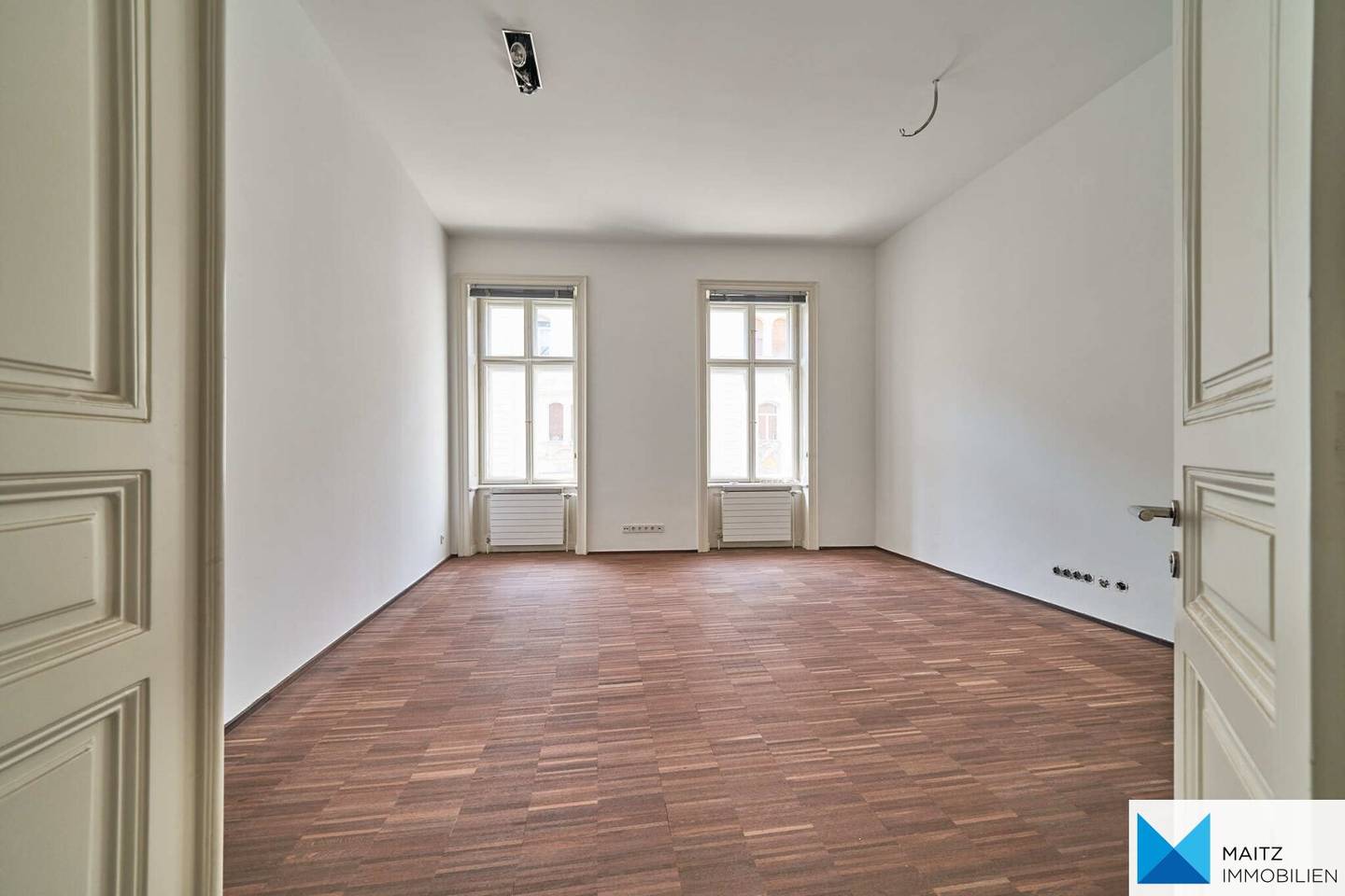 Repräsentatives Büro - Altbau-  in Bestlage der Innenstadt – 278 m² - 7 Zimmer,  im 3. Stock mit Lift