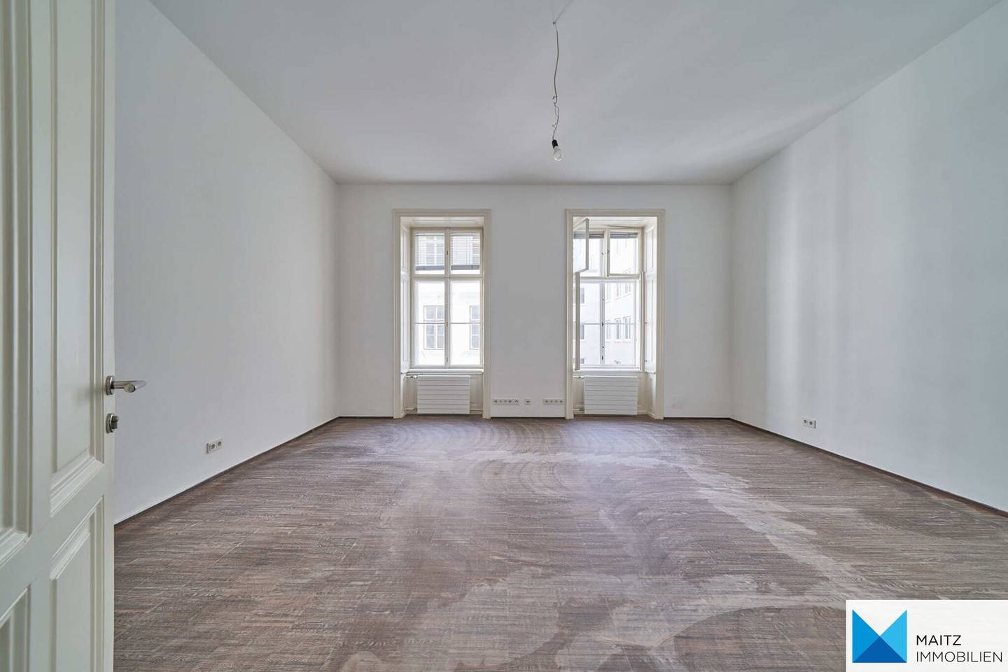Repräsentatives Büro - Altbau-  in Bestlage der Innenstadt – 278 m² - 7 Zimmer,  im 3. Stock mit Lift