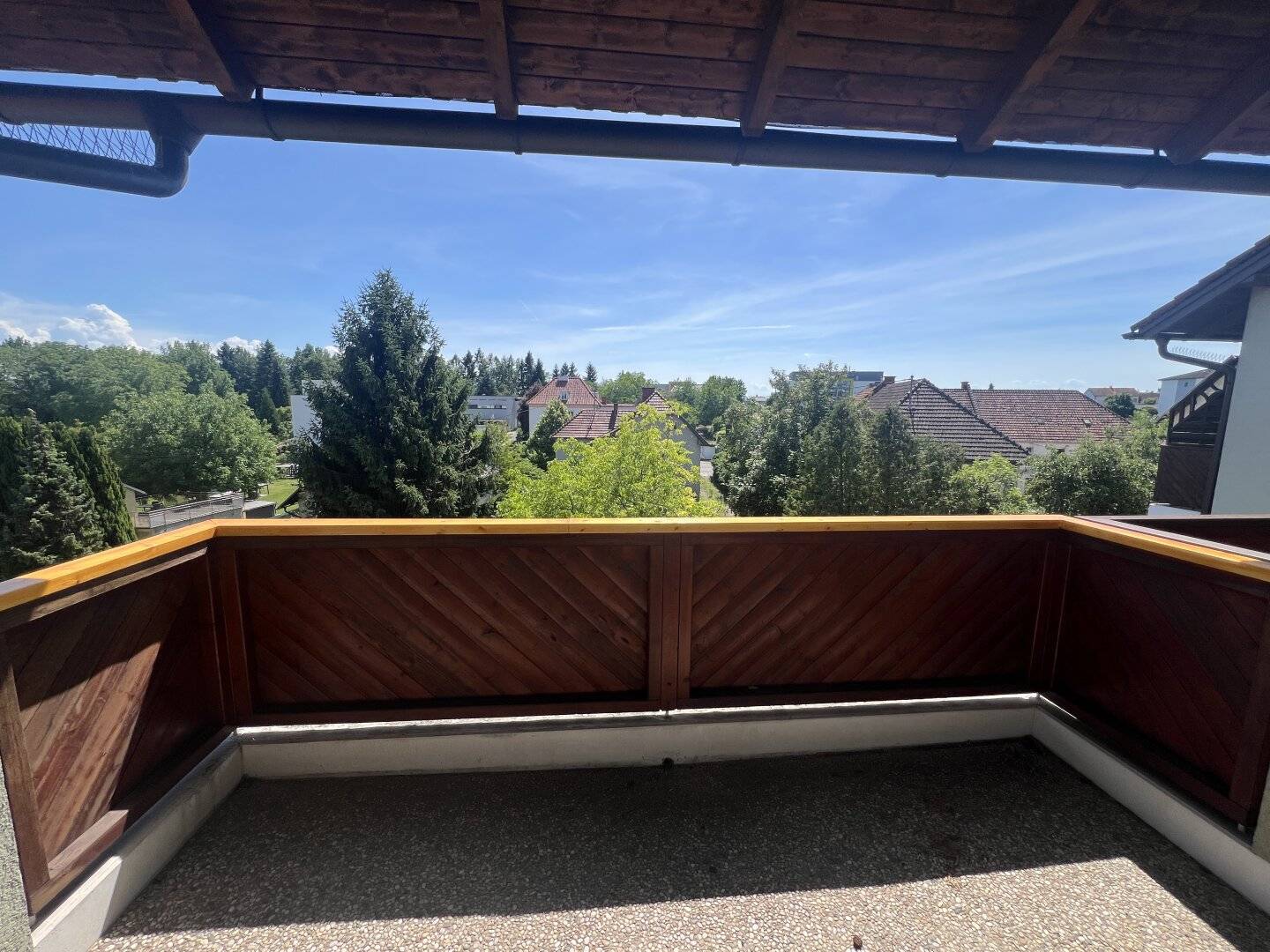 Sonnige Starterwohnung mit Carport und Grünblick in Leonding – ideal für Eigennutzer & Anleger
