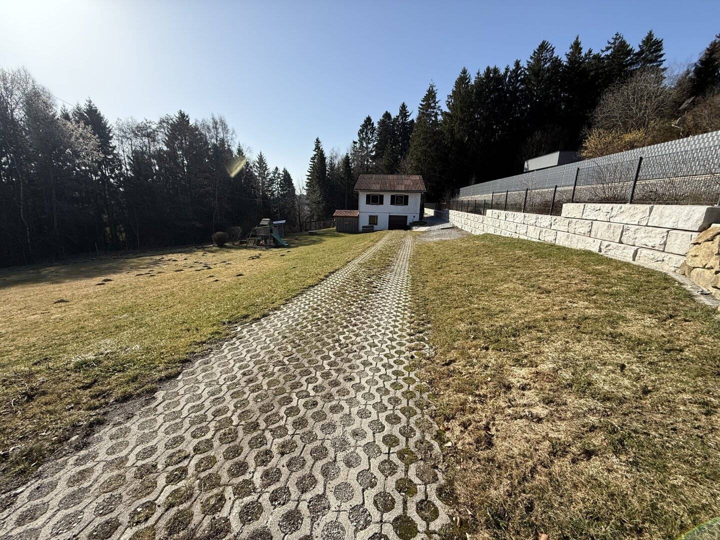 Naturparadies (rd. 4.300 m²) mit Zweitwohnsitzwidmung nahe der GIS in Lichtenberg