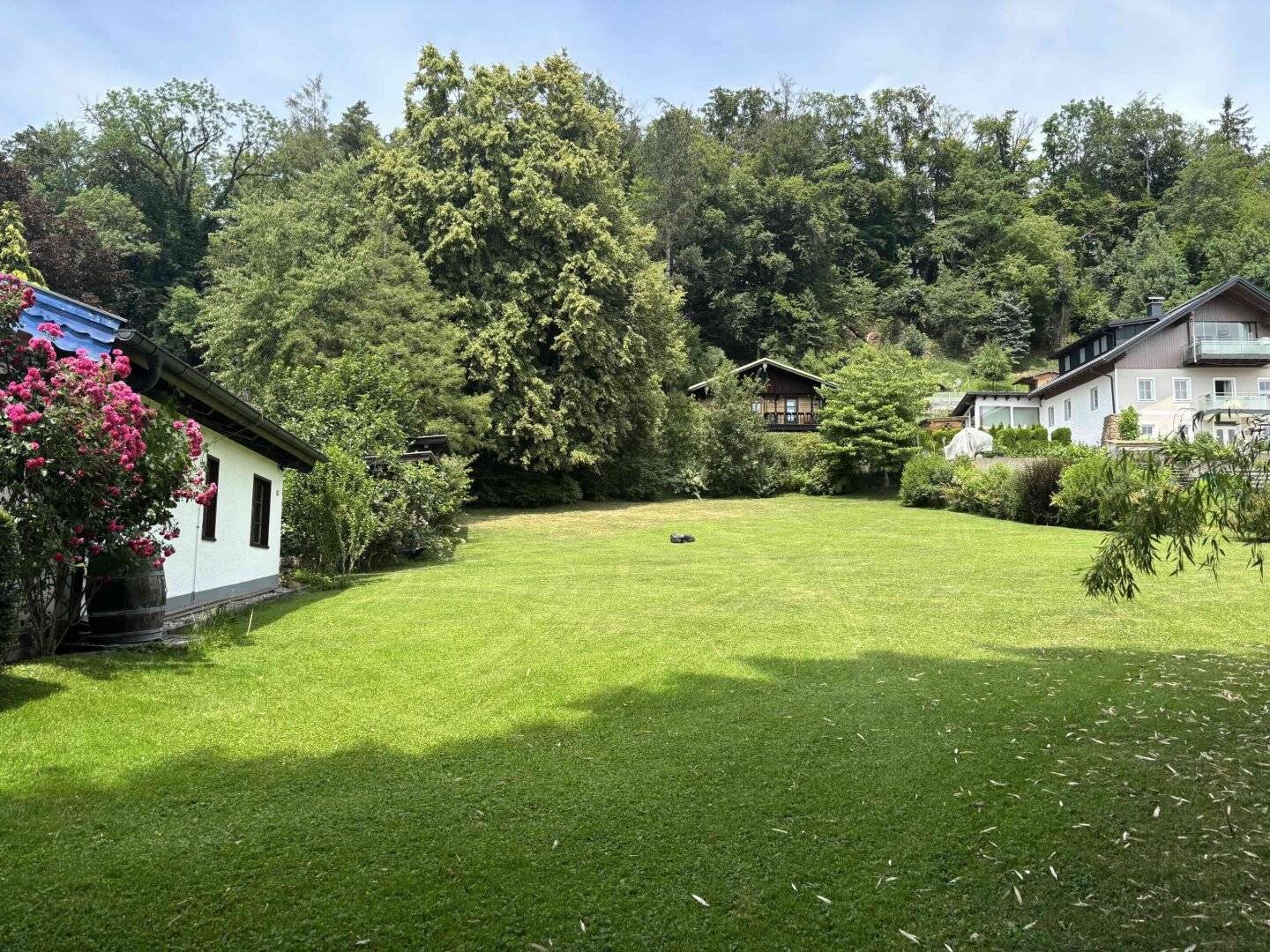 MATTSEE: GRUNDSTÜCK FÜR LANDHAUSVILLA ODER DOPPELHAUS MIT SEEBLICK