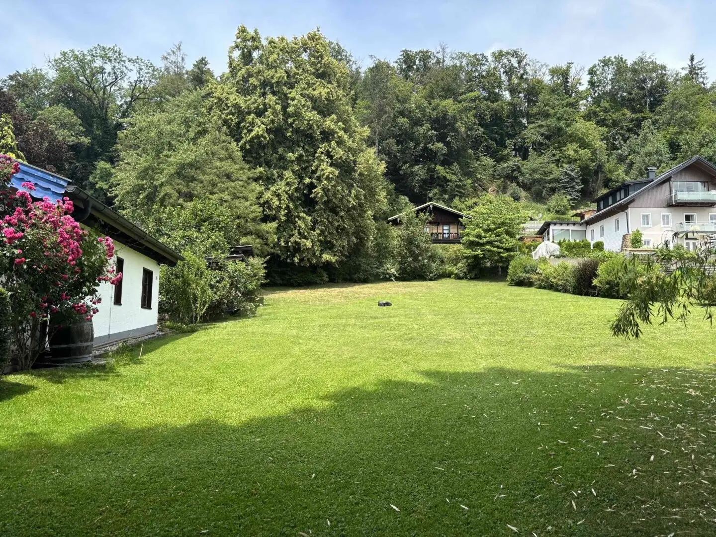 MATTSEE: Plot for a country villa or semi-detached house with lake view