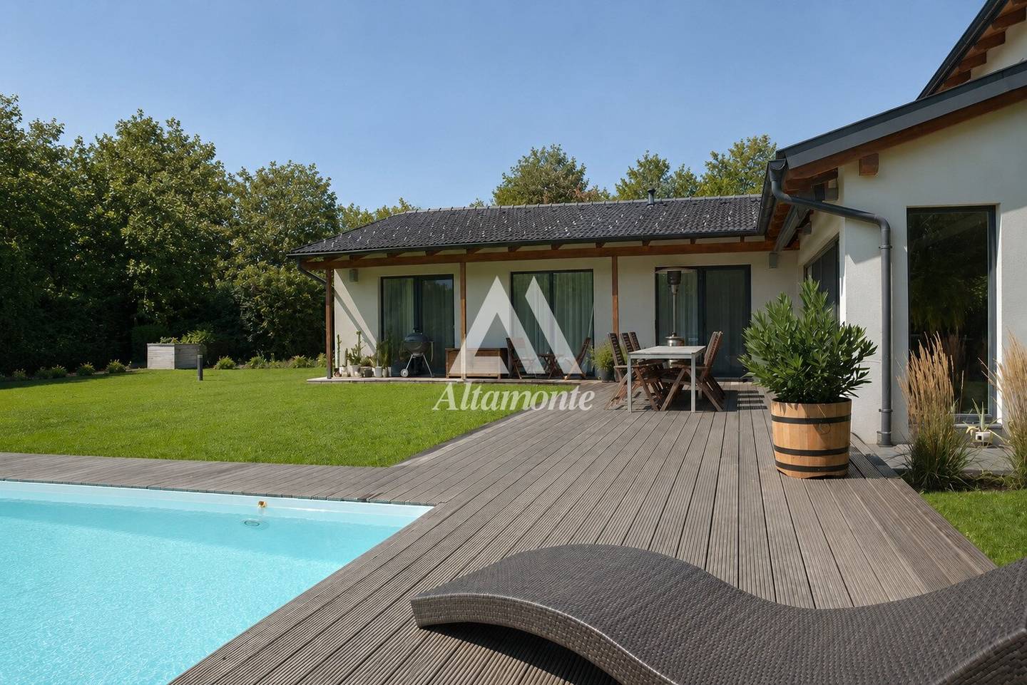 Architektenhaus mit Pool und Traumgarten in Gänserndorf Süd