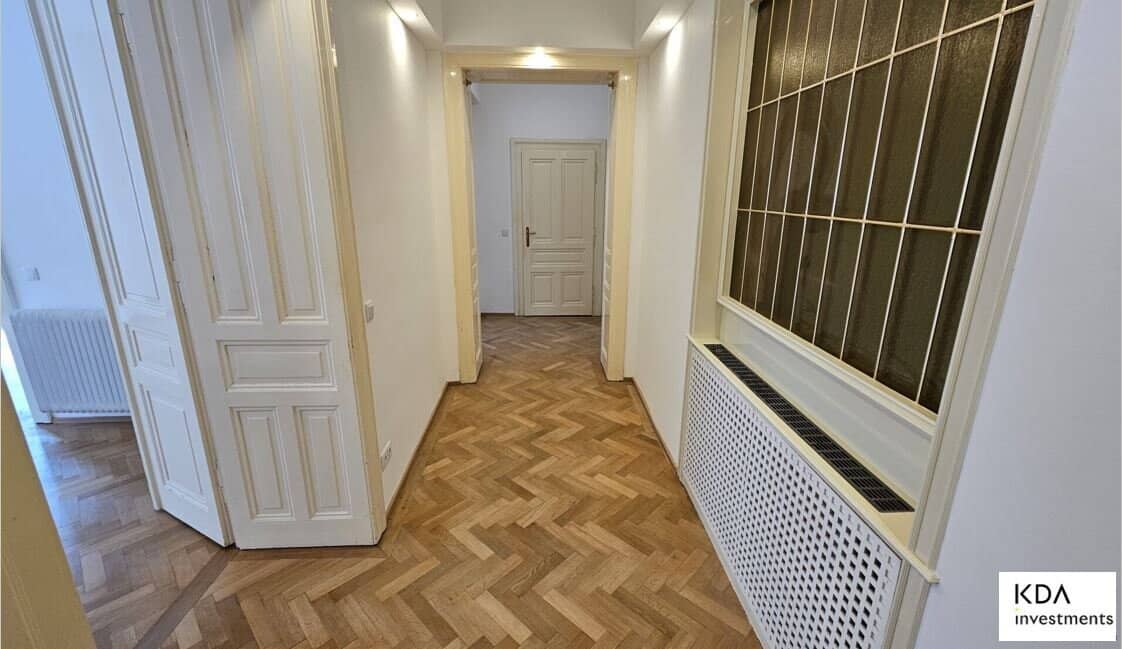Rent with purchase option, stylish family apartment with 5 rooms in the pedestrian zone