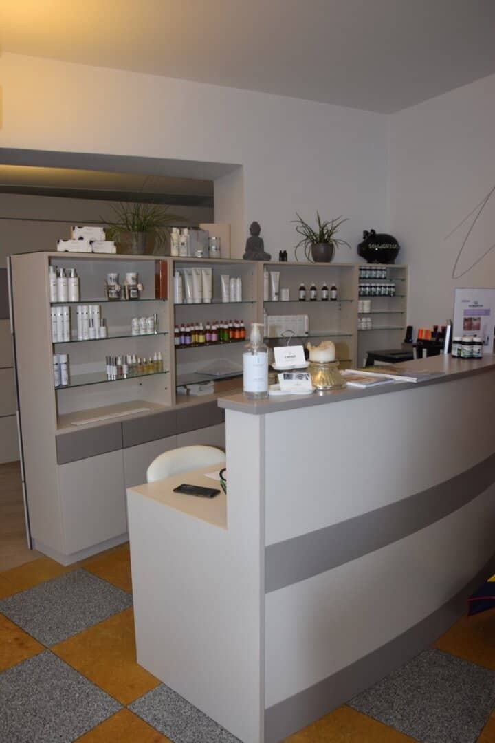 STADTZENTRUM: Elegante Räumlichkeiten für Beauty&Health-Konzepte, Friseure, Kosmetik, Physio, Ärzte, Nailbar - vieles ist möglich!