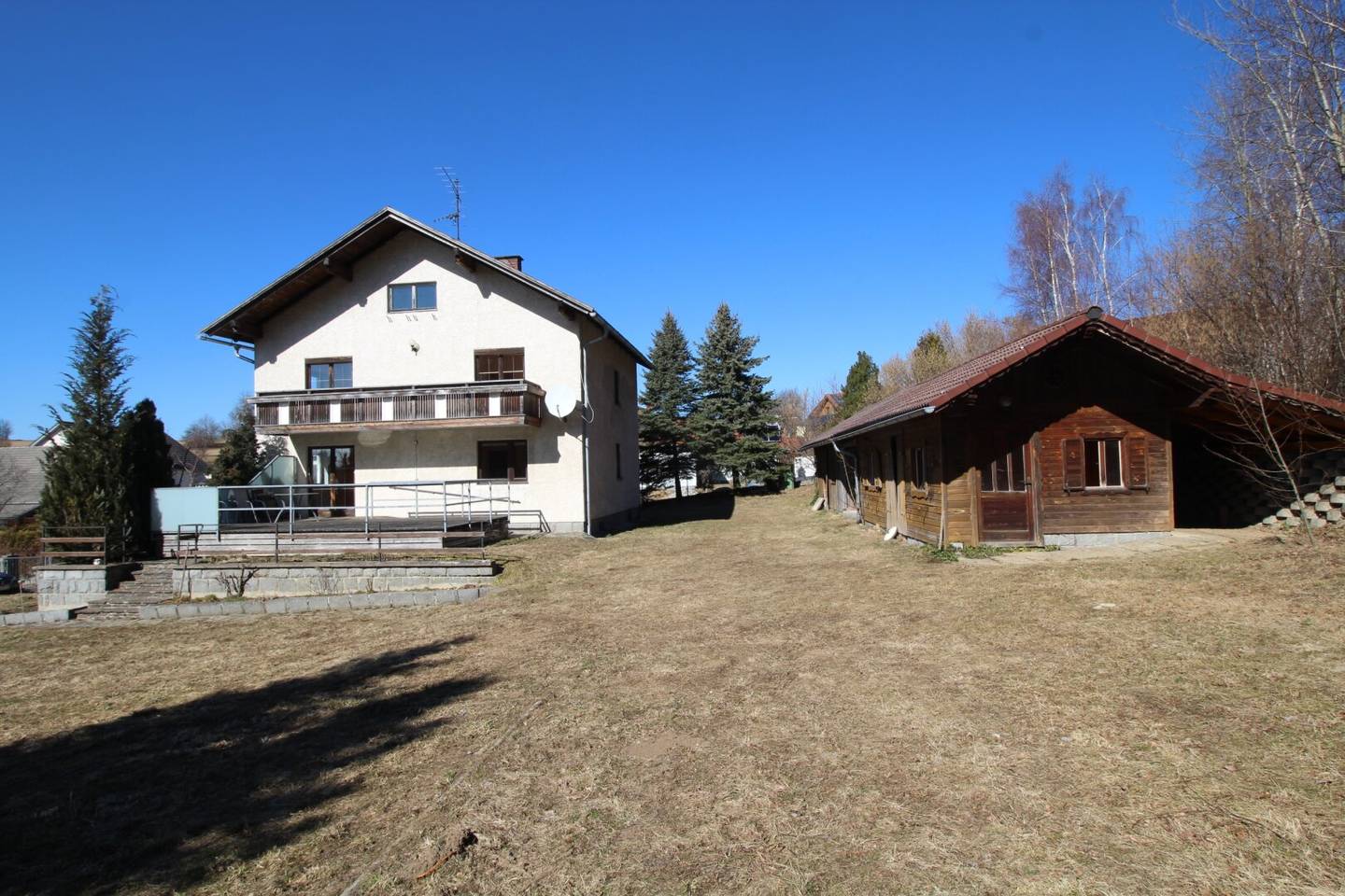SONNENLAGE - Wohnhaus auf 4700 m² Grund inkl. Entwicklungsplan