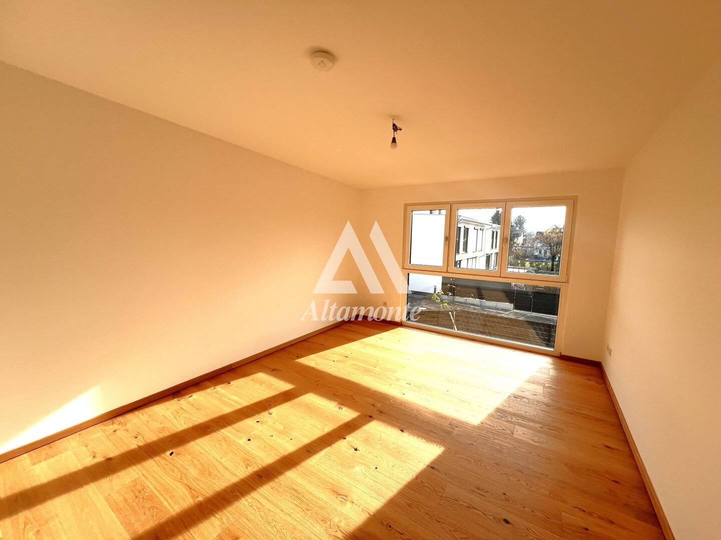 First class living in first occupancy stylish single family house in Essling