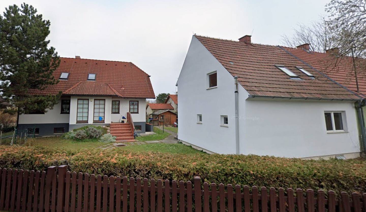Rarität in Leopoldau: Großzügiges Eigengrundstück mit ca. 1.200 m² Größe und 2 Wohnhäusern, nahe der U1!