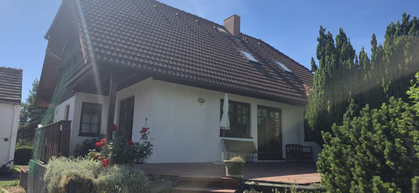 Rarität in Leopoldau: Großzügiges Eigengrundstück mit ca. 1.200 m² Größe und 2 Wohnhäusern, nahe der U1!