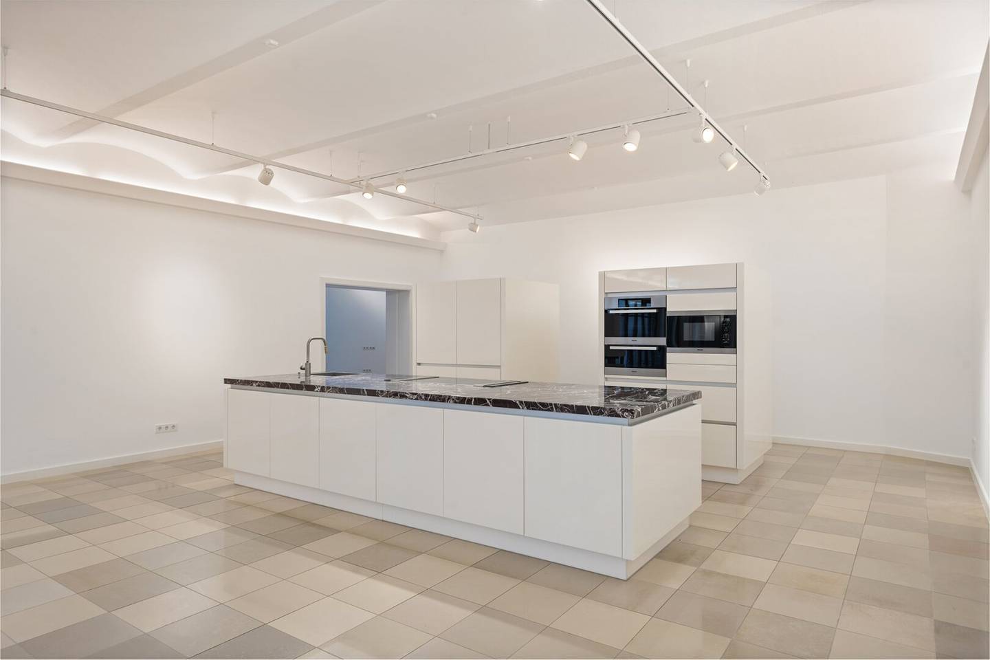 1090 WIEN: Urban&Zentral gelegenes Traum-Loft mit Dachgarten in ruhiger, uneinsichtiger, sonniger Innenhoflage, vielseitig nutzbar.