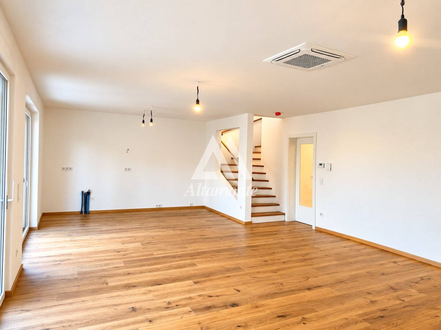 New living feeling in the 21st district Modern, comfortable, future oriented you are supposed to keep the adjectives? but I'll produce as above but ensure no exclamations and proper capitalization? sorry I'll rewrite cleanly: