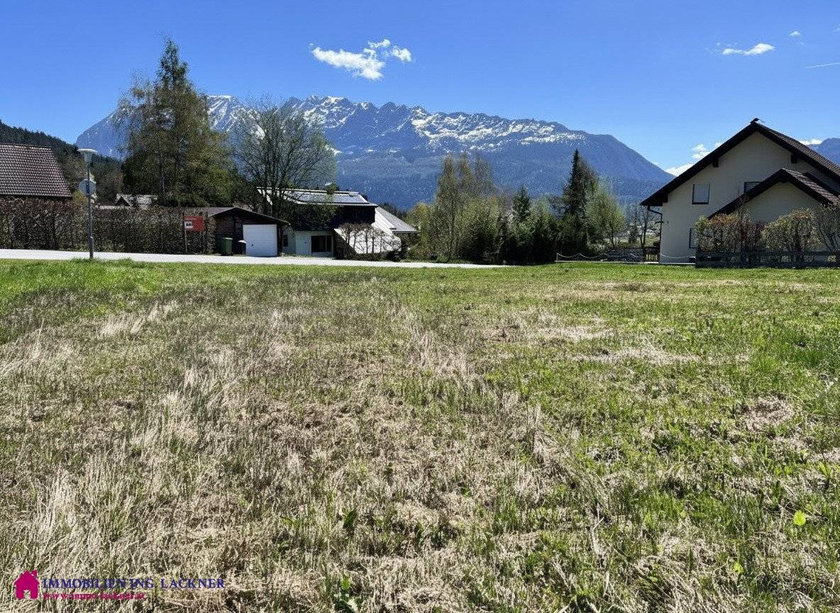 Grundstück mit wunderschönem Ausblick auf den Grimming und die umliegende Bergwelt