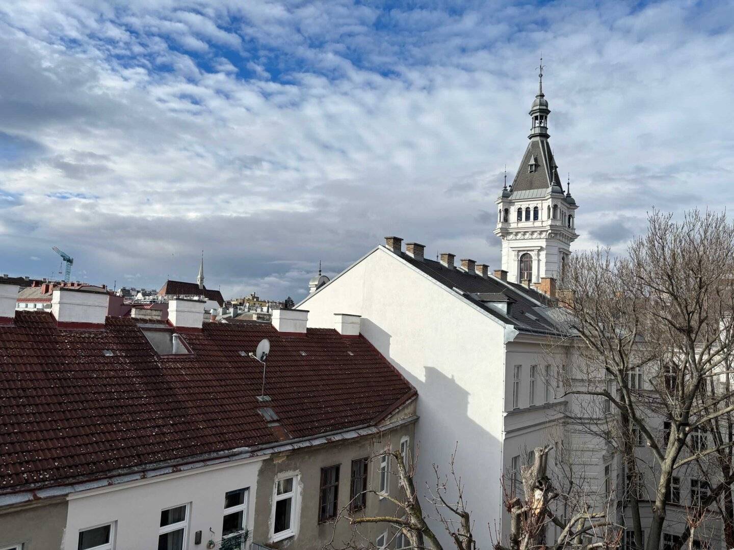 UNSER WÄHRING: Spacious 4/5 room apartment with south terrace near Kutschkermarkt, 186 m² versatile use