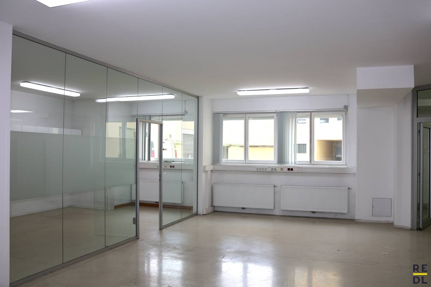 Working with perspective: light filled office space with a lot of potential commission free