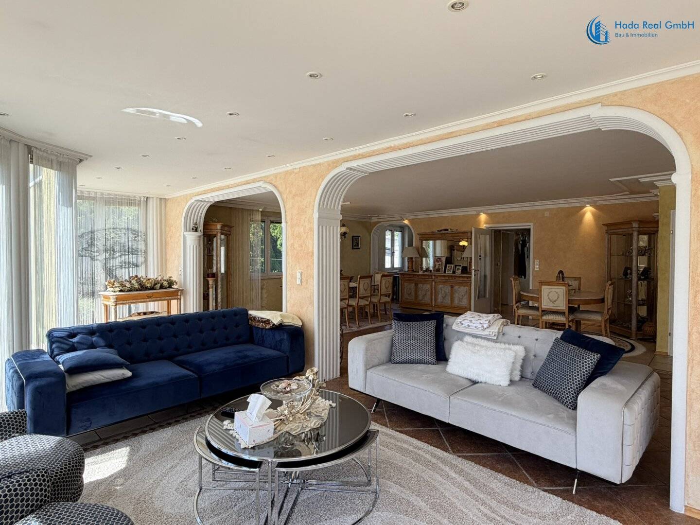 Generous 7-room house in Ebreichsdorf with terrace, garage and modern amenities in good condition? No, with modern amenities and terrace and garage