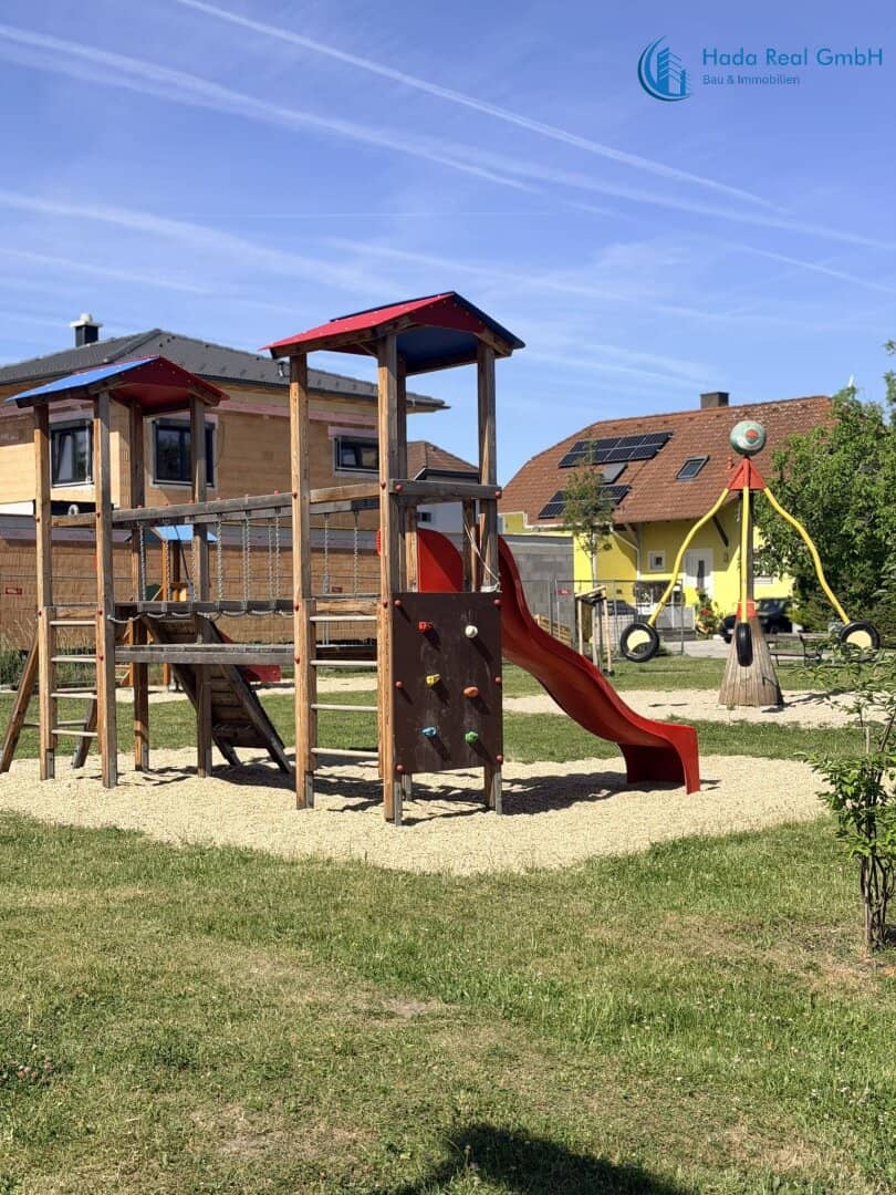 Generous 7-room house in Ebreichsdorf with terrace, garage and modern amenities in good condition? No, with modern amenities and terrace and garage