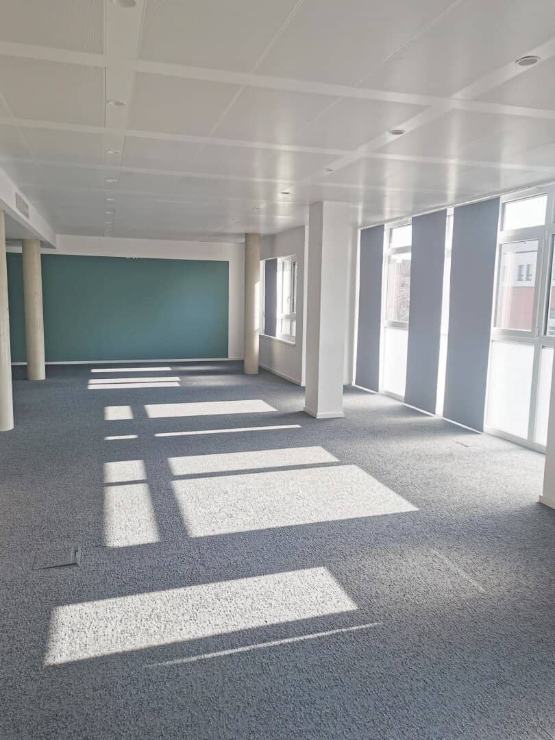 modern office space / practice including terrace and garage spaces near Mödling train station