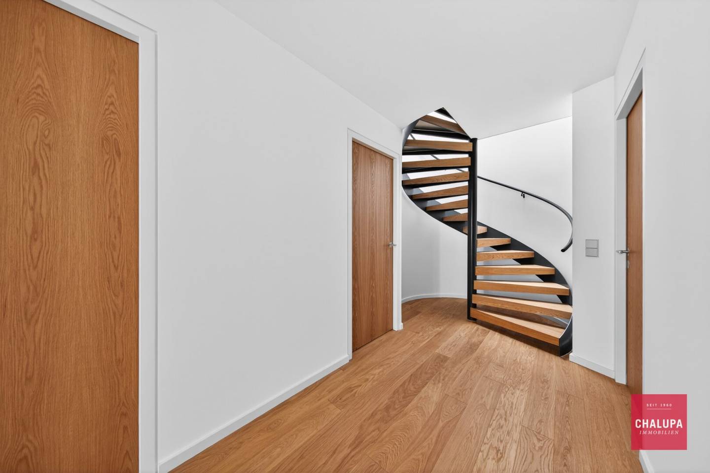 Exclusive attic duplex with 2 terraces and in-house garage parking space