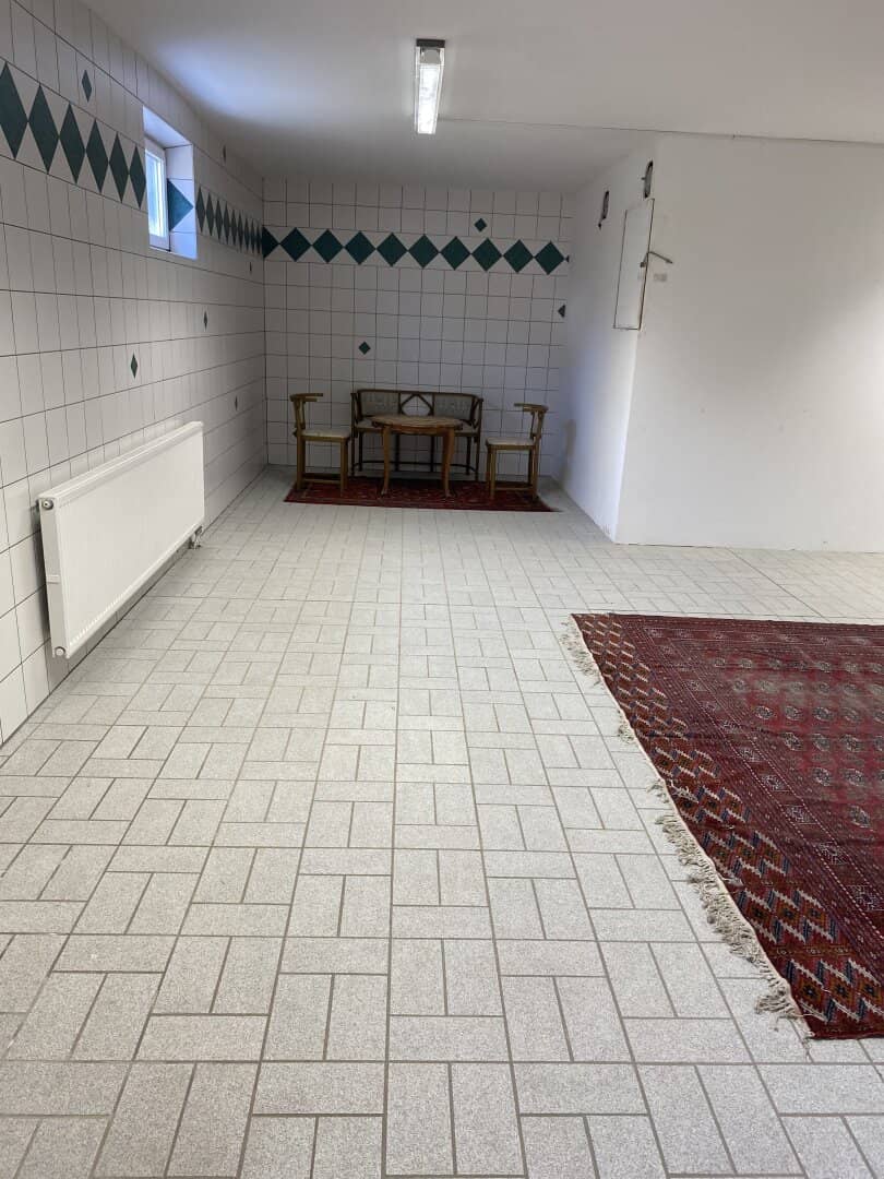 108 m² ground-level usable space for garage, storage space, and hobby workshop to rent