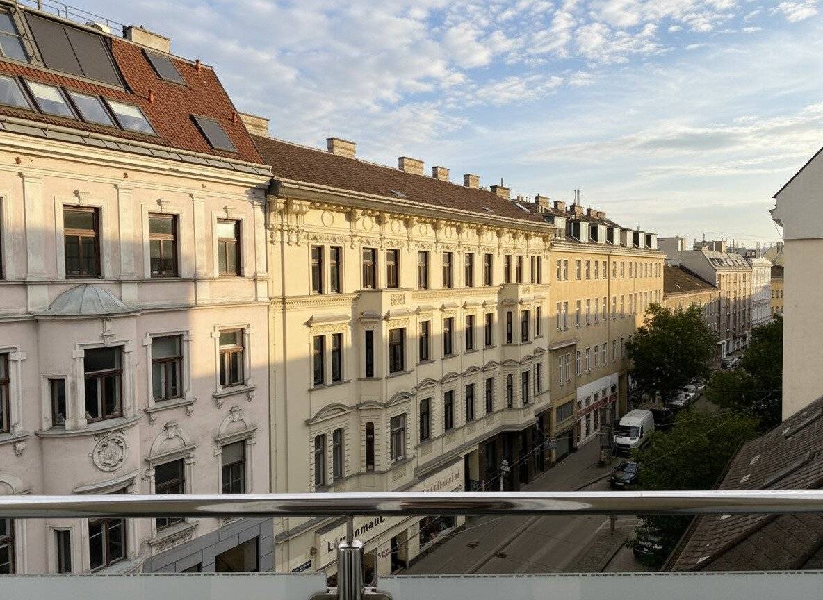 Endlich Eigentum - Familienwohnung mit kleinem Balkon in U6-Nähe