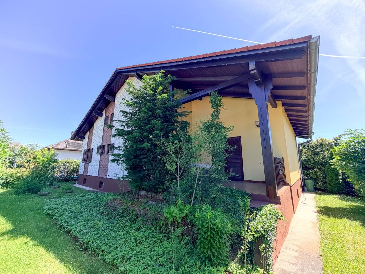 Großzügiges Einfamilienhaus mit Pool, großem Garten und viel Potenzial in Theresienfeld!