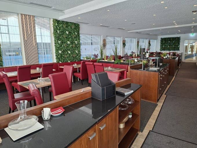 Beautiful and renovated restaurant on Innsbrucker Fürstenweg 172 for lease as soon as possible