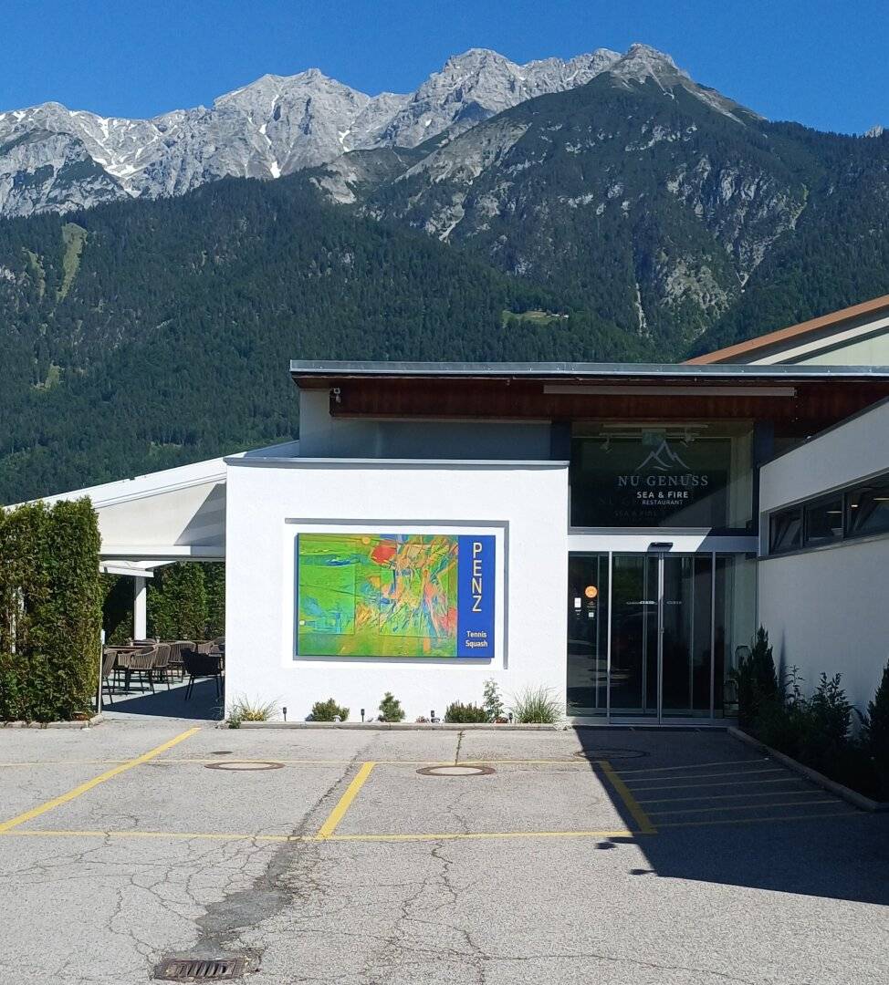 Beautiful and renovated restaurant on Innsbrucker Fürstenweg 172 for lease as soon as possible