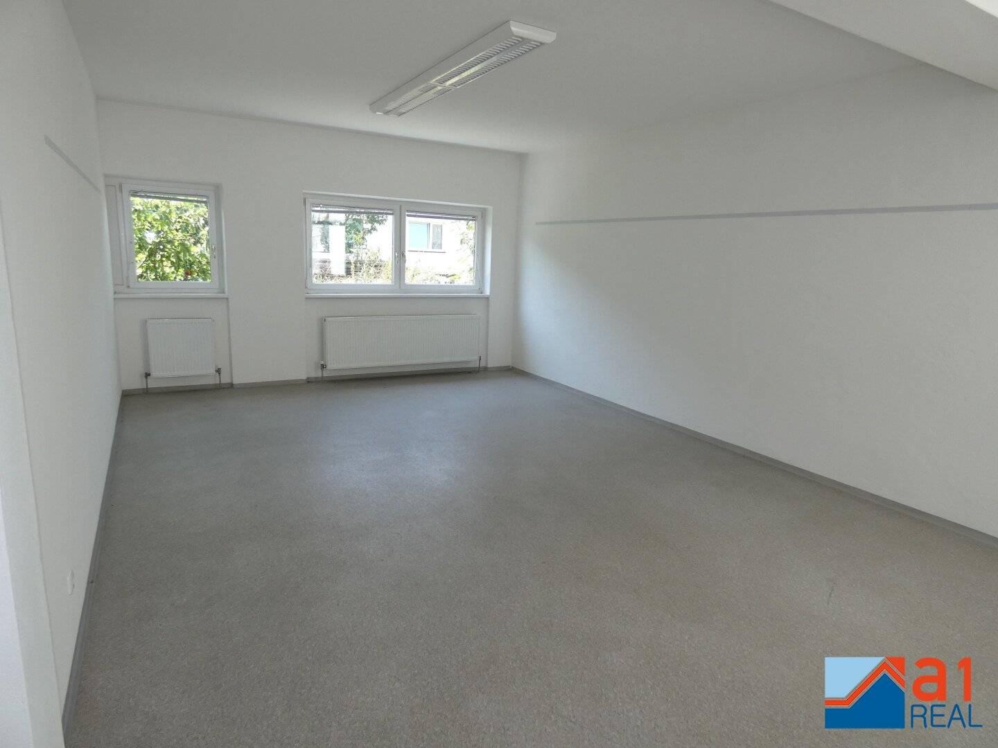 Spacious office in Traun for rent