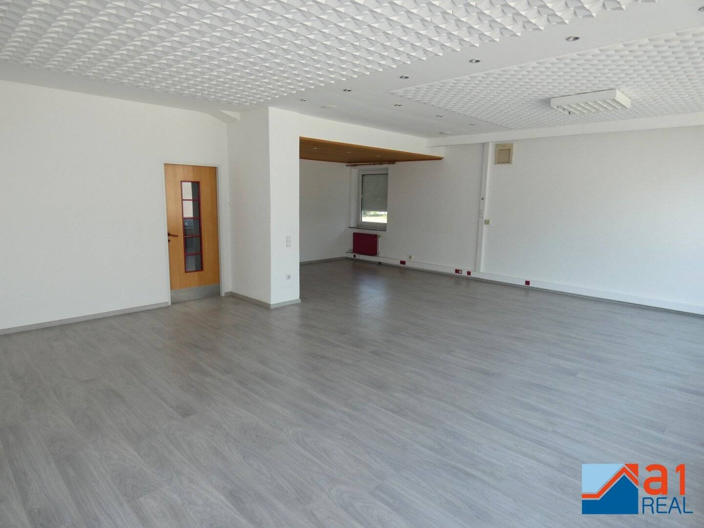 Spacious office in Traun for rent