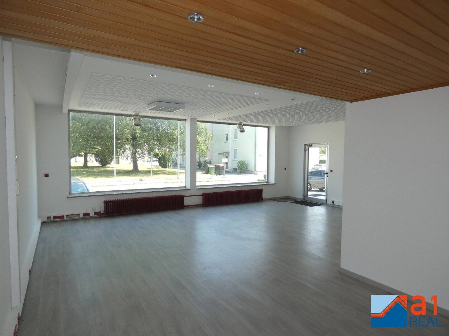 Spacious office in Traun for rent