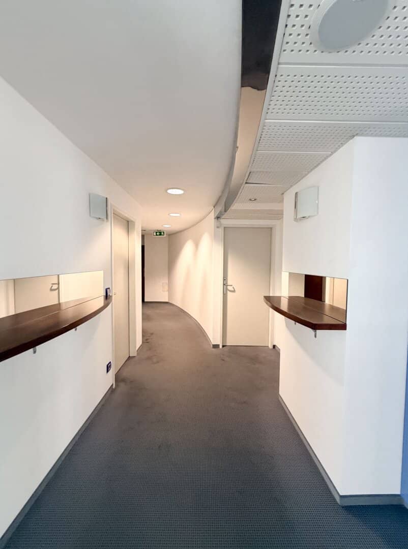 3.94% return! Permanently leased office for sale