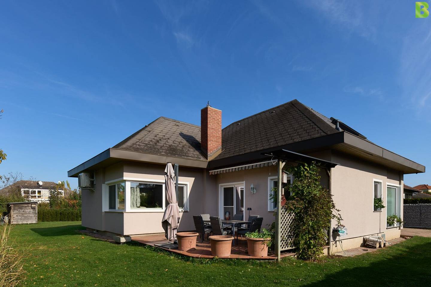 Ihr Traum-Bungalow mit großem Garten in Wolkersdorf: Gepflegte 3 - 4 Zimmer-Oase mit Terrasse und Garage!