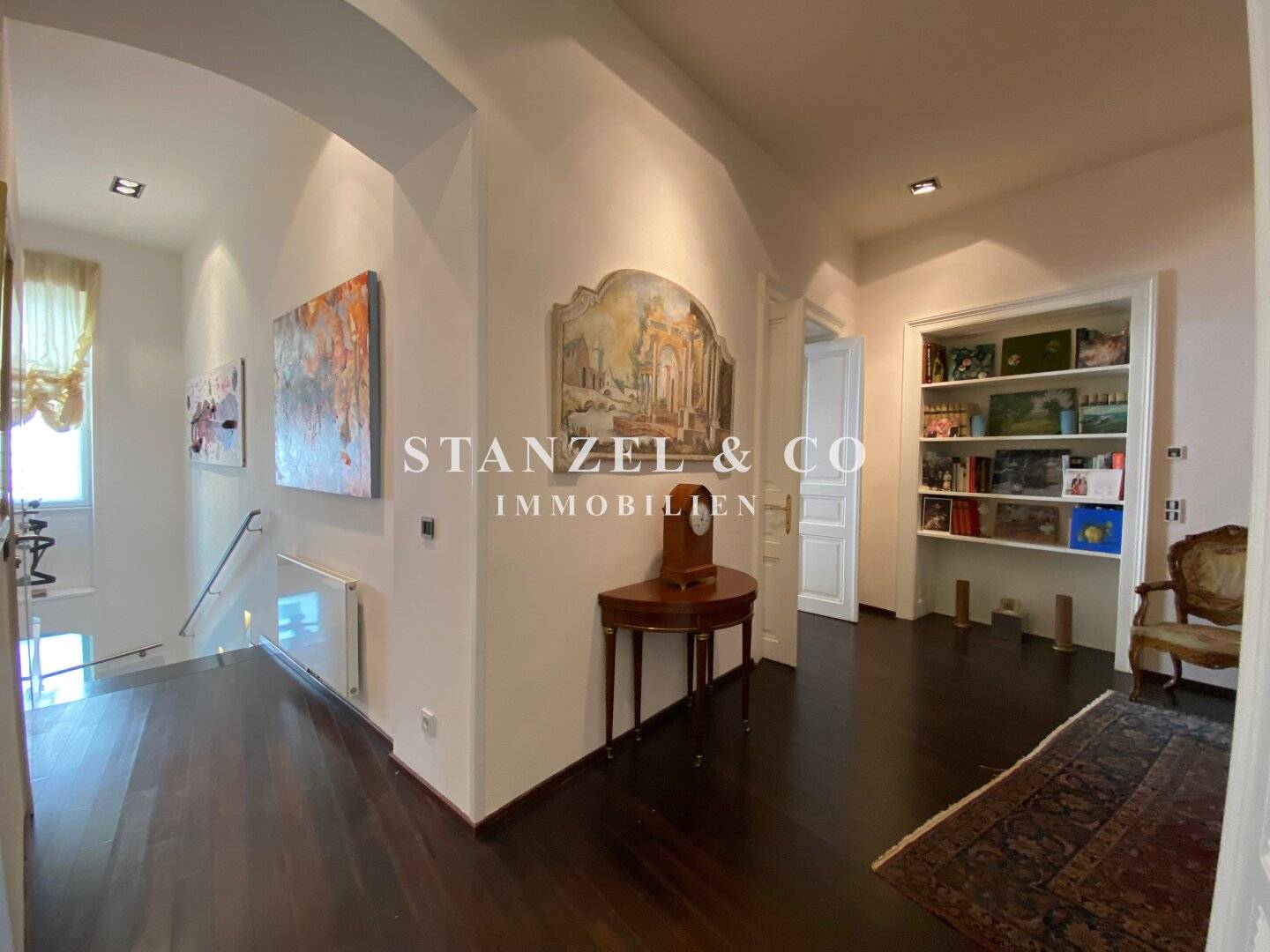Gorgeous old building apartment at Karlsplatz