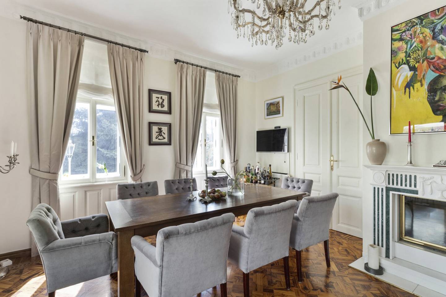 Elegantes Herrenhaus mit weitläufigem Naturgarten Nahe der Stadtgrenze Wien